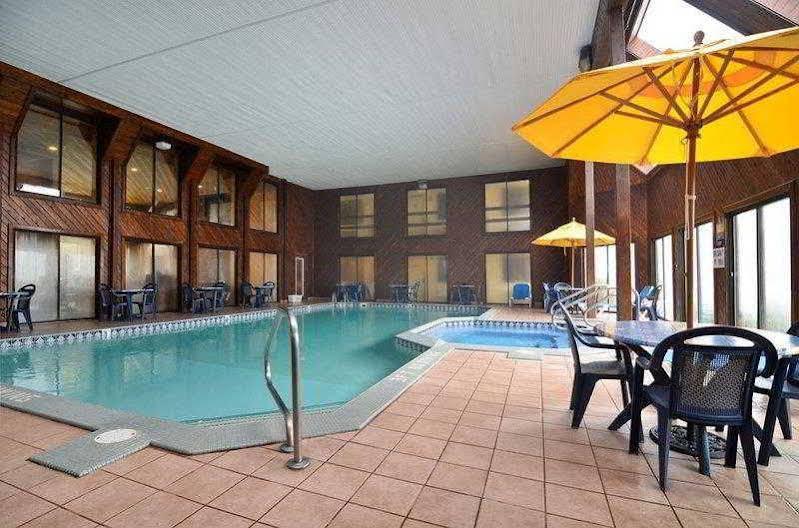 Best Western Plus Dockside Waterfront Inn Mackinaw City Exterior foto